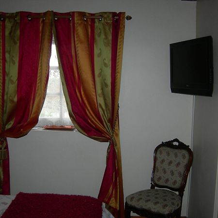 La Ferme Rose Bed & Breakfast แซร์ฌี ภายนอก รูปภาพ